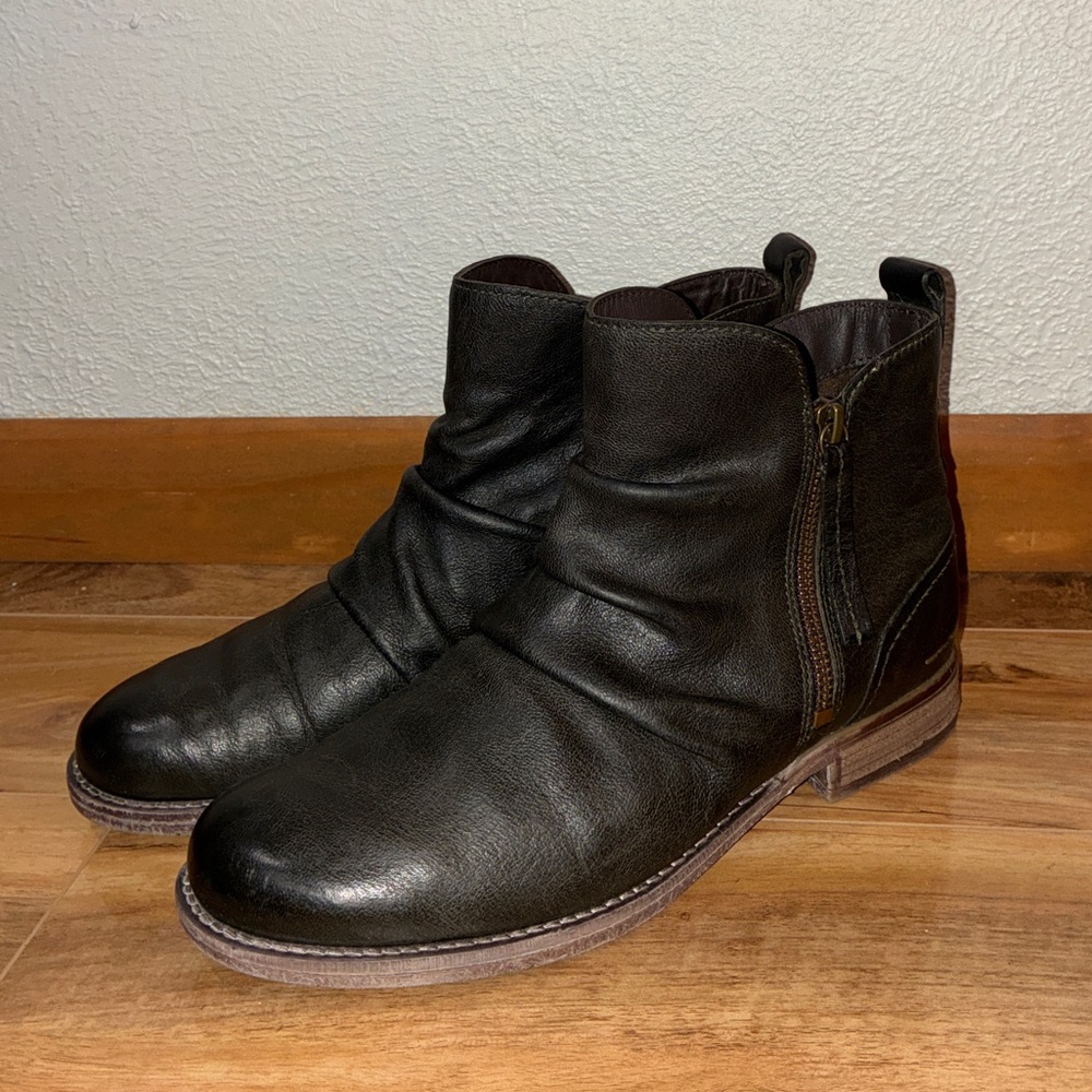 Josef Seibel Women’s Sienna 38 Scrunch Leather Boot -size 39(8/8.5)